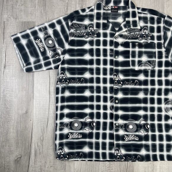 NEW SouthPole Short Sleeve Button Up Grey Silver Red Tab Baggy Shirt Men’s XL U - Picture 2 of 8